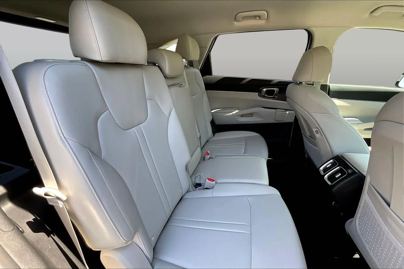 Used 2023 Glacial White Pearl Kia S image 20