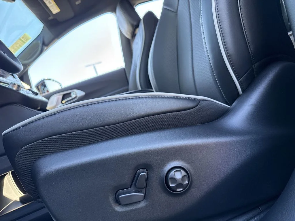 2026 Chrysler Pacifica Limited - Photo 12