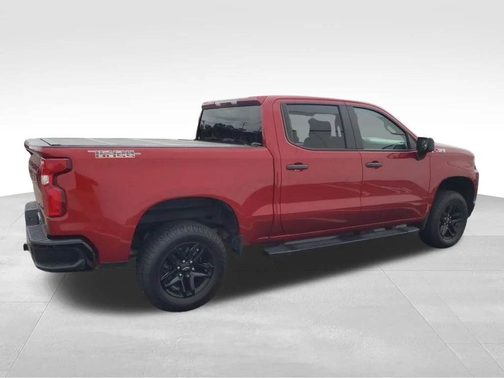 Used 2021 Red Chevrolet Custom Trail Boss image 10