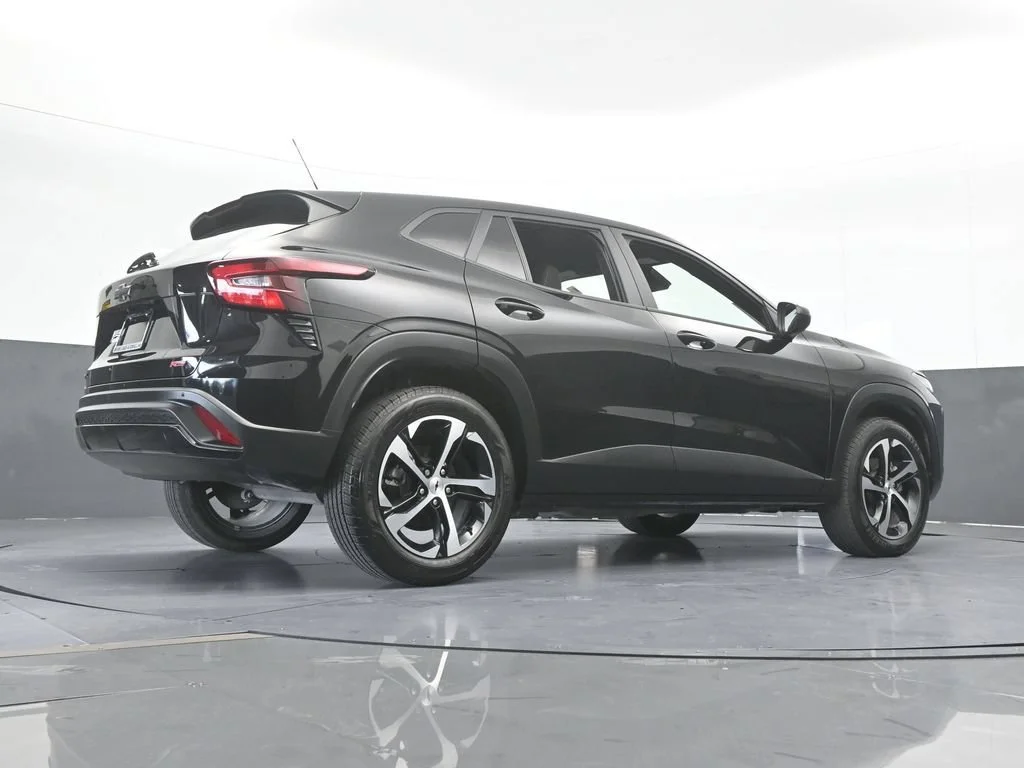 Used 2025 Mosaic Black Metallic Chevrolet 1RS image 55
