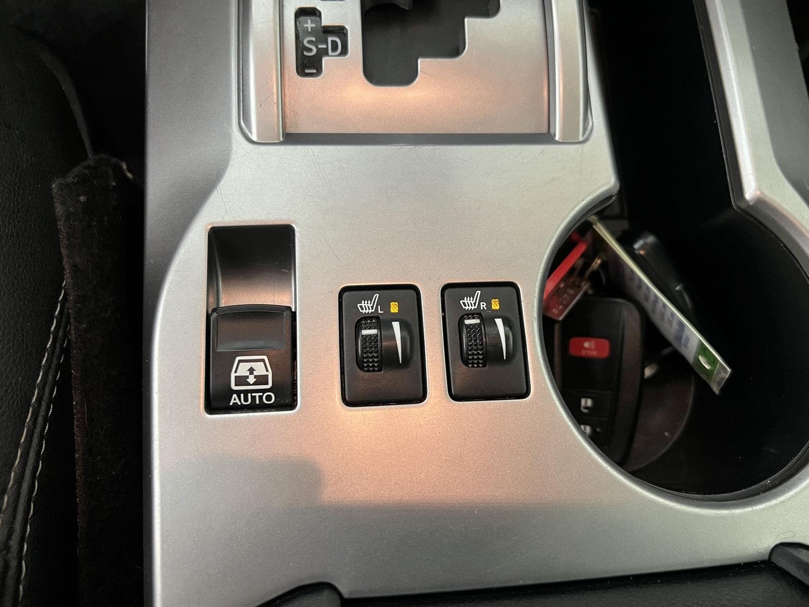 Used 2022 White Toyota SR5 Premium image 21
