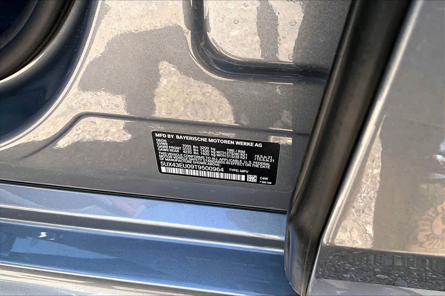 New 2026 Skyscraper Grey Metallic BMW xDrive50e image 19