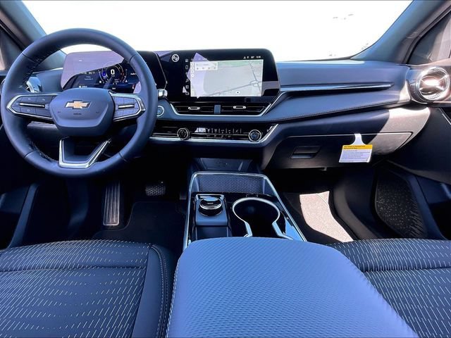 2027 Chevrolet Equinox LT - Photo 8