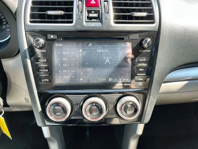 Used 2018 Silver Subaru 2.5i Premium image 14