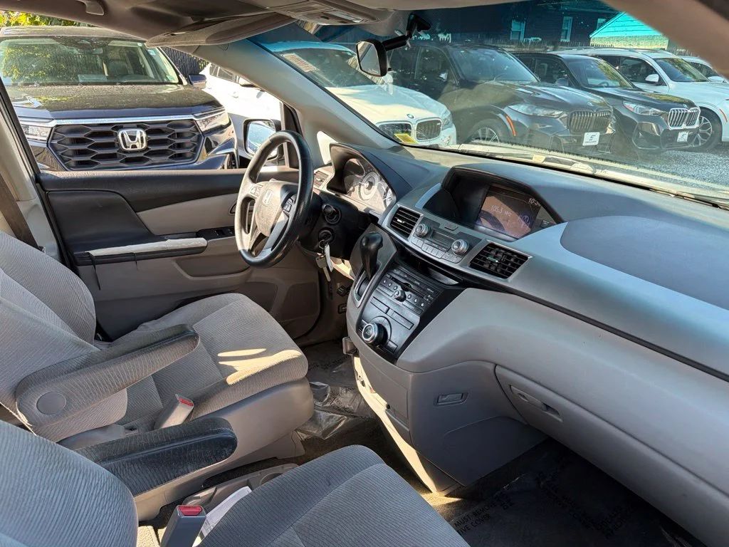 Used 2013 Gray Honda LX image 13