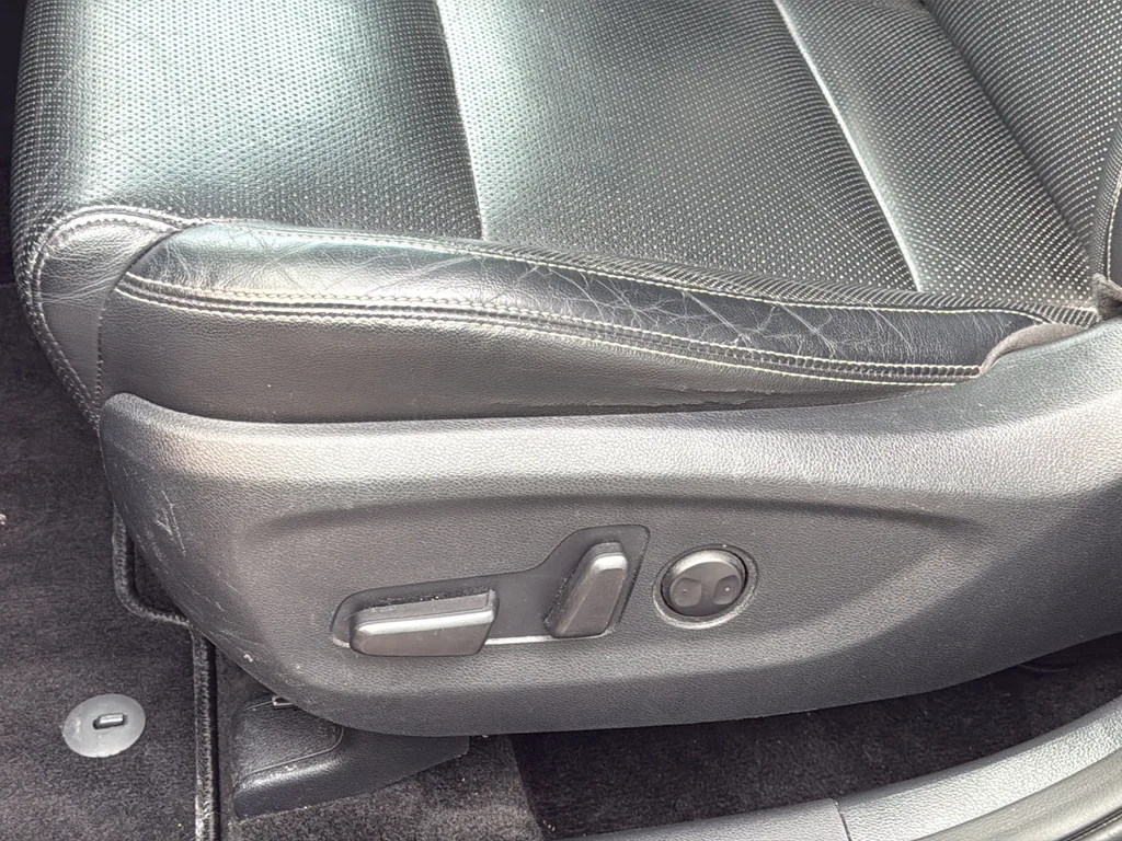 Used 2017 Red Kia EX image 18