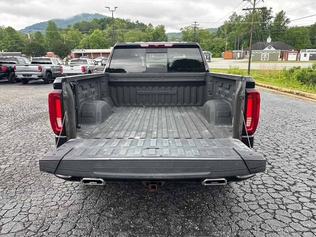 Used 2022 Black GMC Denali image 7