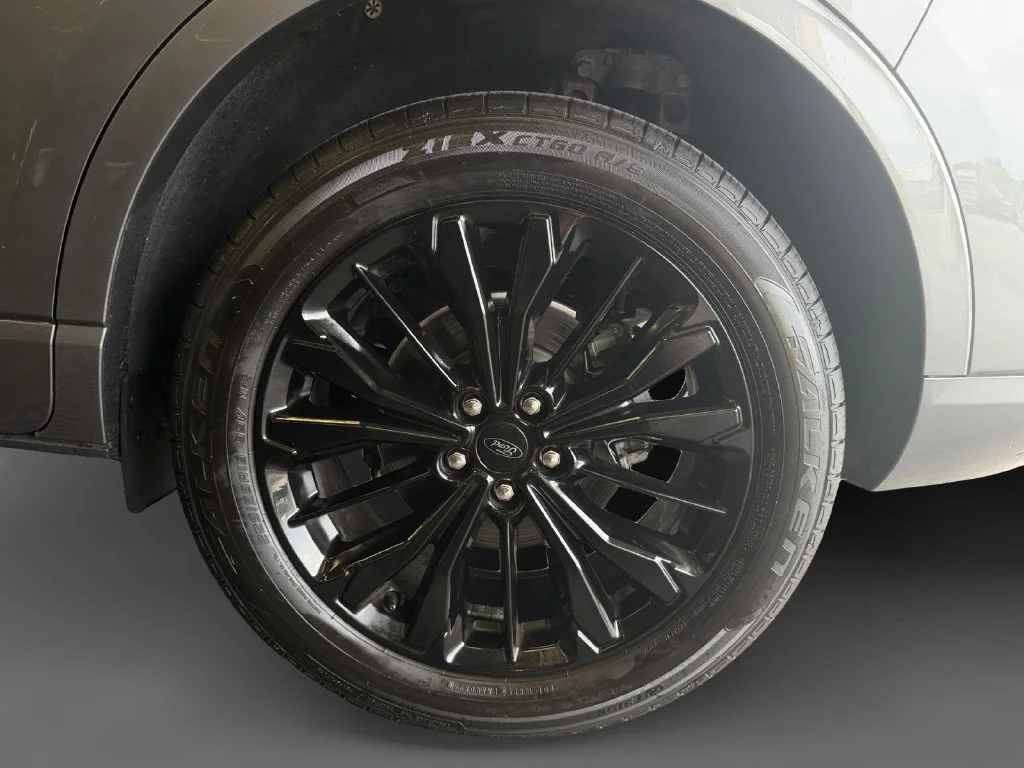 Used 2024 Gray Ford ST-Line Elite image 17