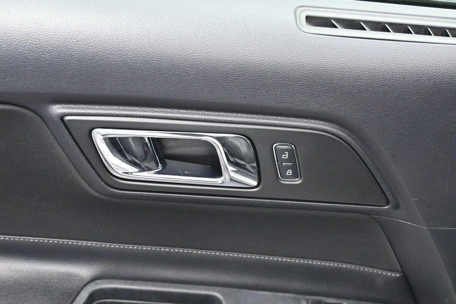 Used 2015 Ingot Silver Ford GT image 11