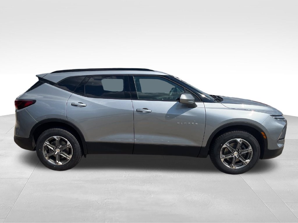 Used 2023 Gray Chevrolet LT image 6