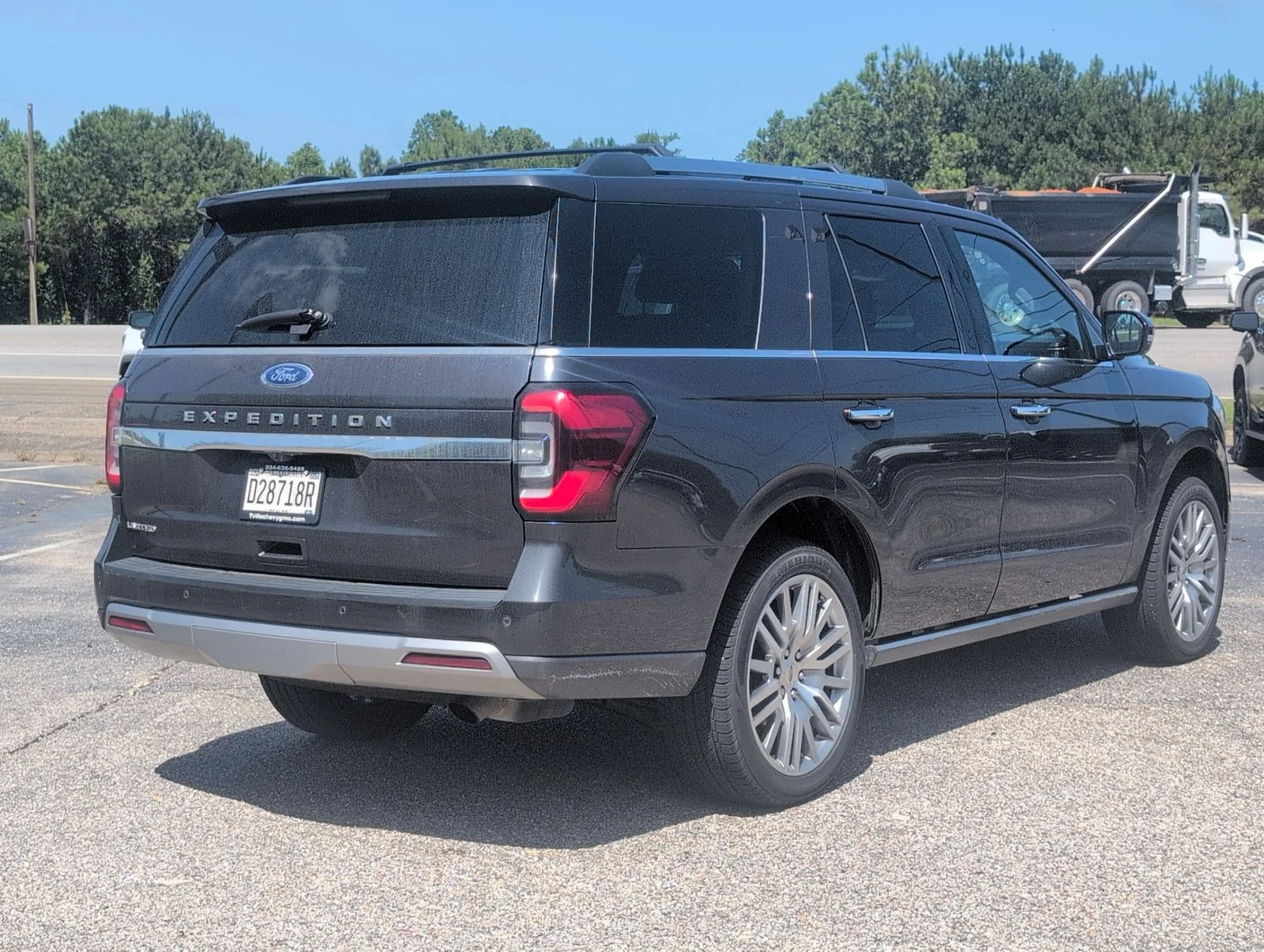 Used 2024 Gray Ford Limited image 7