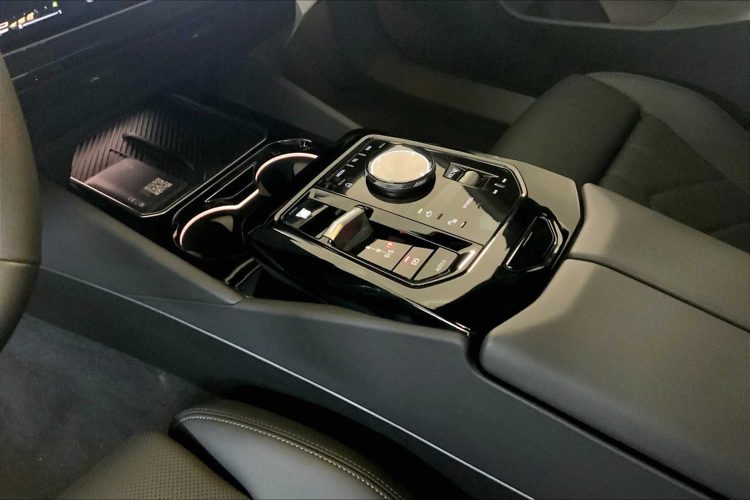 2026 BMW 5 Series 530i - Photo 7