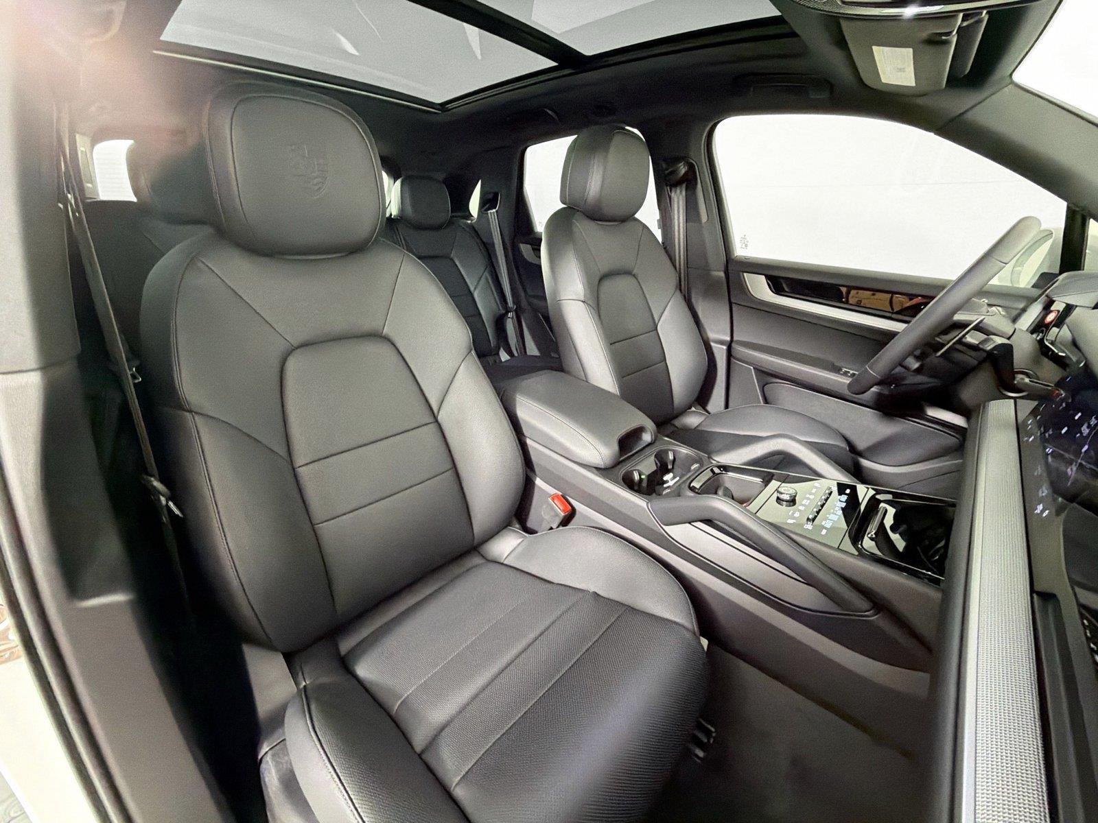2025 Porsche Cayenne E-Hybrid - Photo 27
