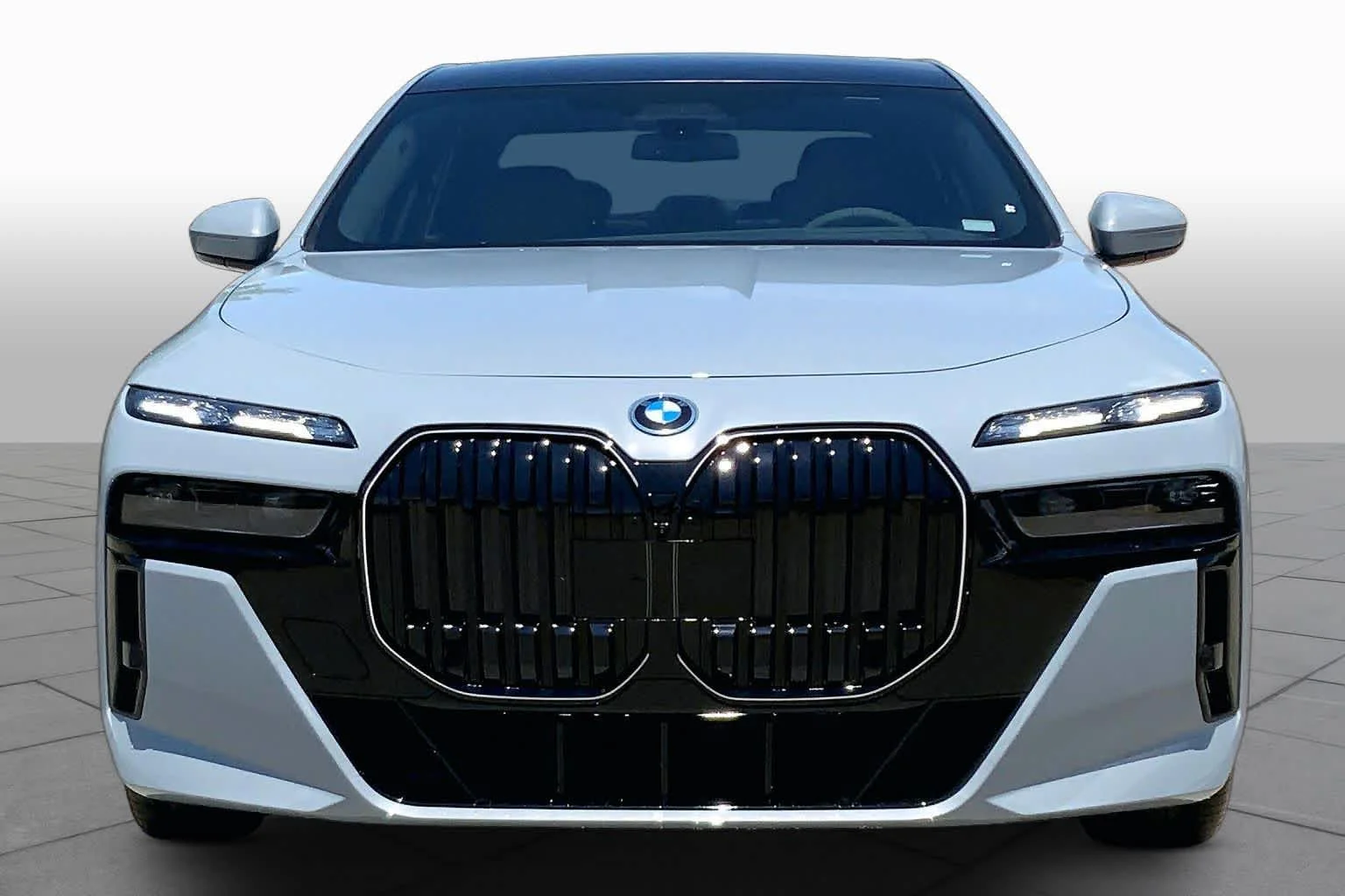 New 2026 Brooklyn Grey Metallic BMW 750e xDrive image 3