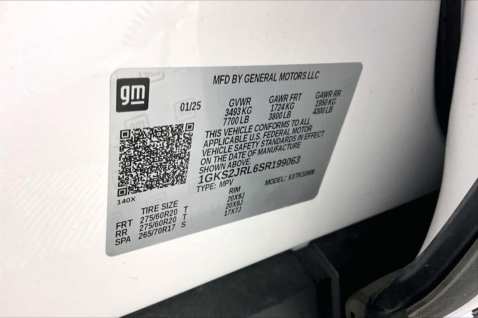 Used 2025 White Frost Tricoat GMC Denali image 35