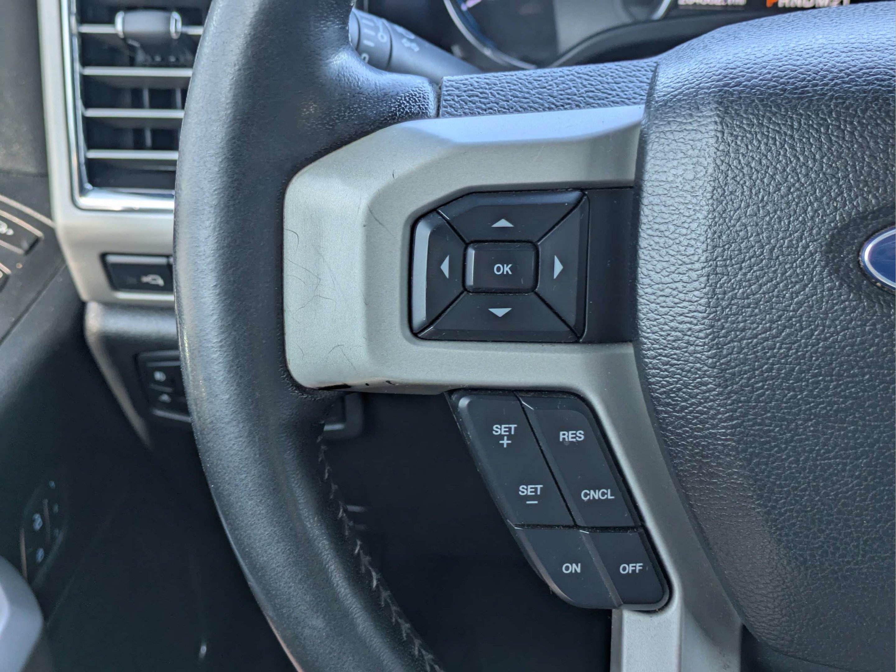Used 2017 Magnetic Ford Lariat image 24