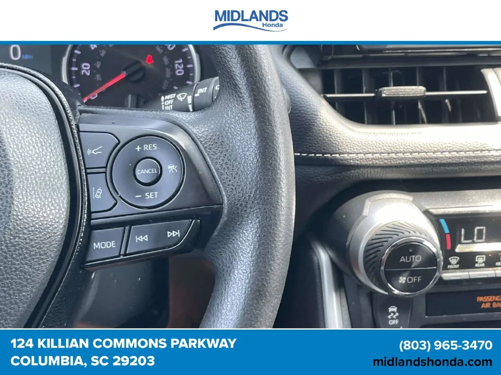 Used 2021 Midnight Black Metallic Toyota XLE image 21