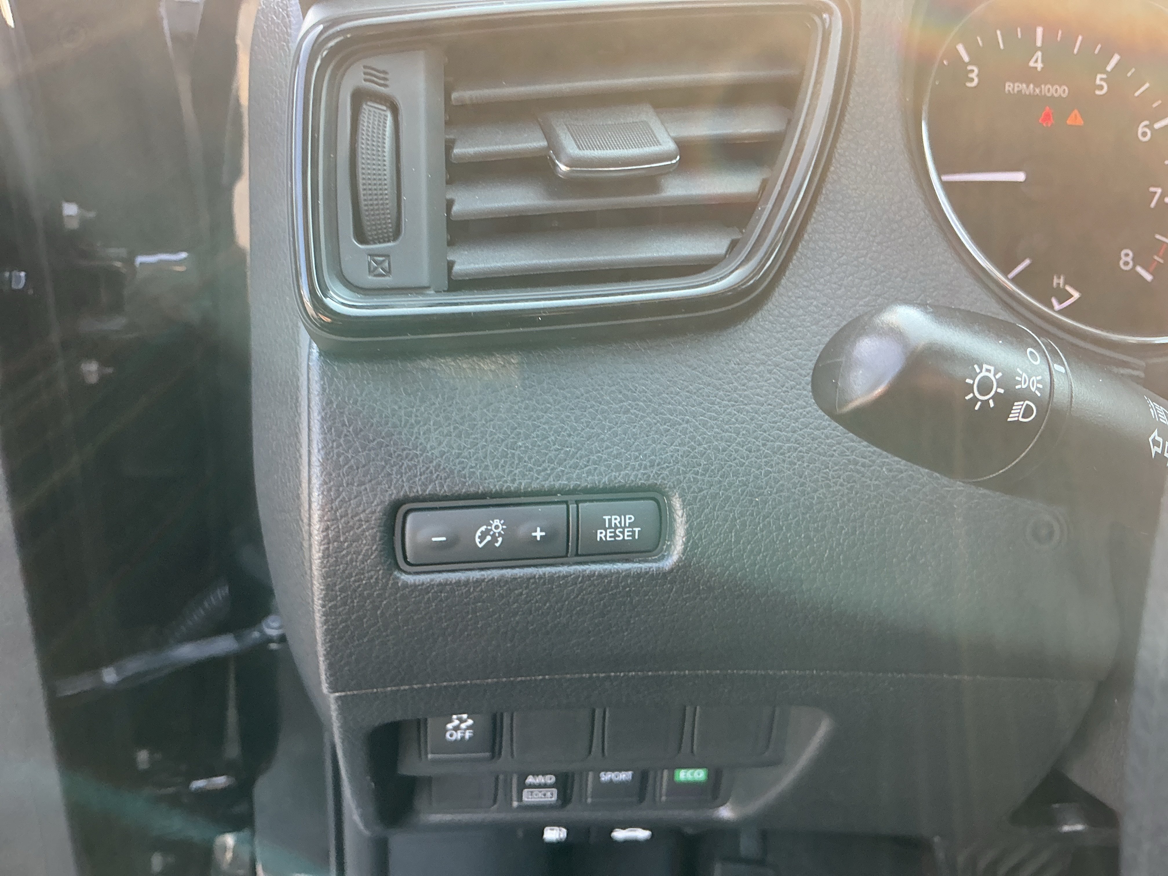 Used 2017 Magnetic Black Nissan S image 13