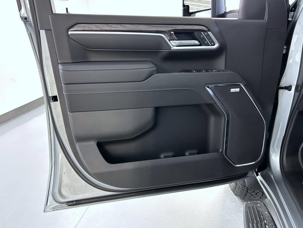 2026 Chevrolet Silverado 3500 HD LTZ - Photo 9