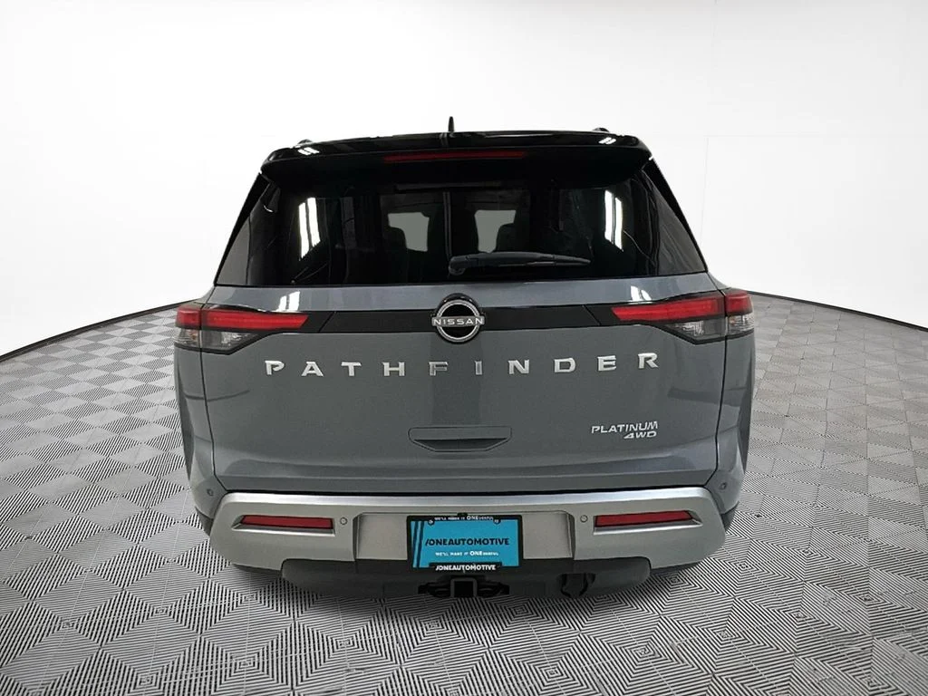 Used 2024 Gray Nissan Platinum image 10