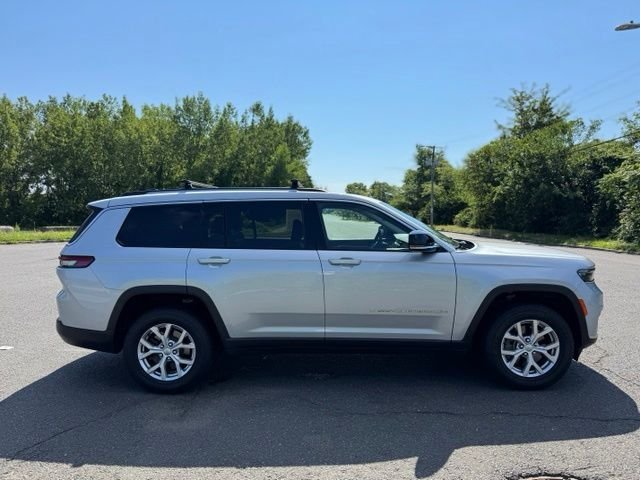 Used 2022 Silver Jeep Limited image 6