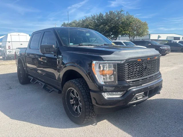 Certified Used 2022 Black Ford XLT image 3