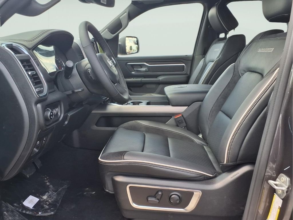 New 2026 Granite Crystal Metallic Clear-Coat Exterior Paint RAM Laramie image 10