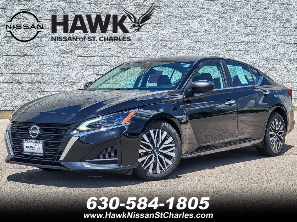 Used 2024 Super Black Nissan 2.5 SV image 1