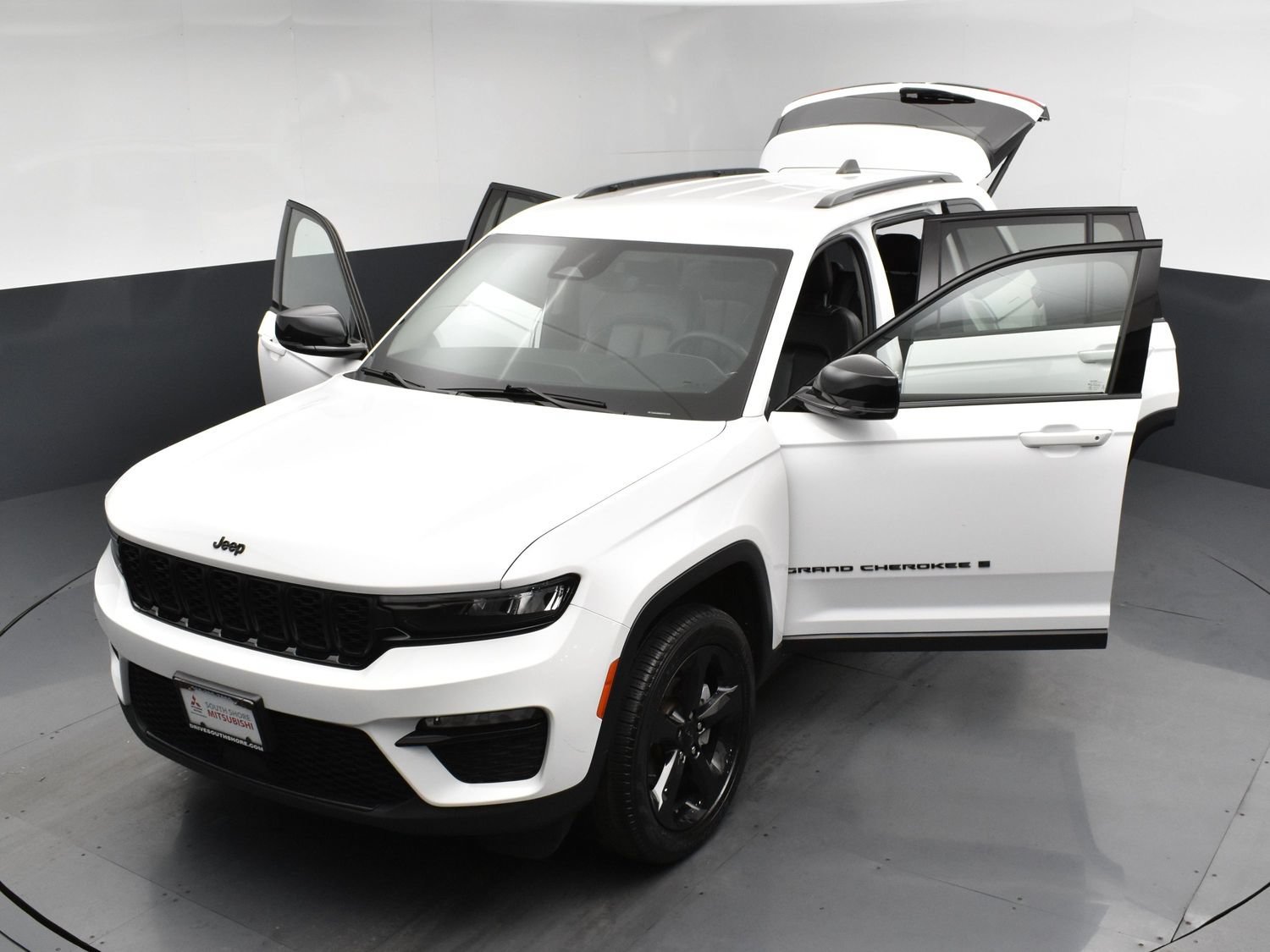 Used 2023 Bright White Clearcoat Jeep Limited image 24