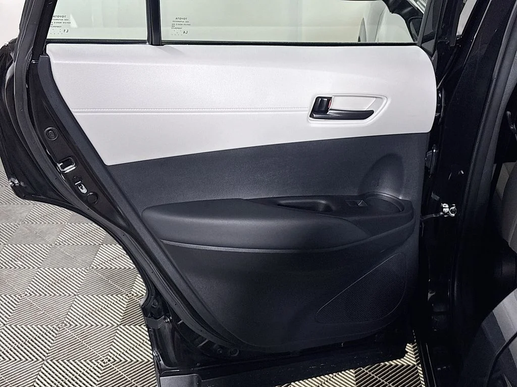 Used 2025 Black Toyota L image 18