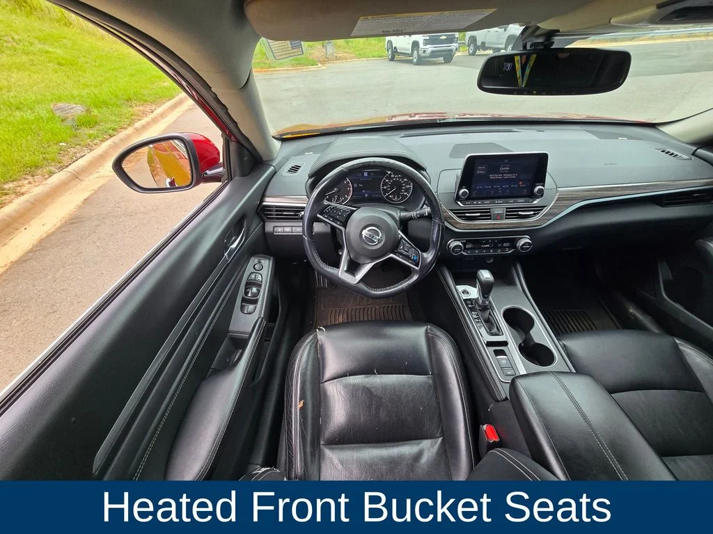 Used 2019 Red Nissan 2.5 SL image 17