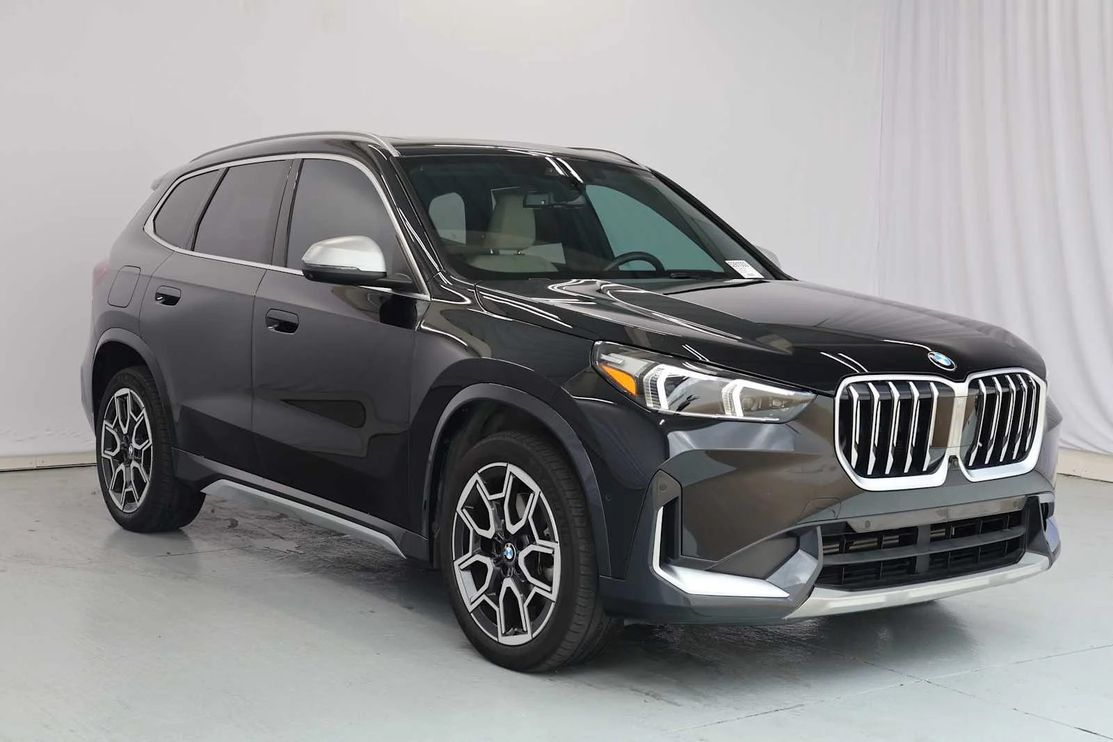 Certified Used 2024 Black Sapphire Metallic BMW xDrive28i image 4