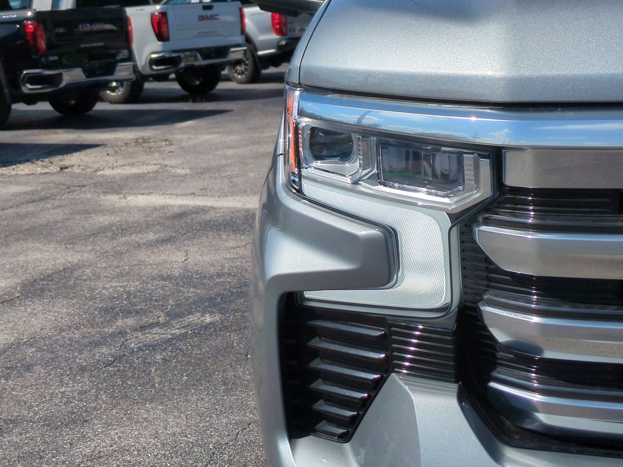 Used 2025 Sterling Gray Metallic Chevrolet High Country image 10