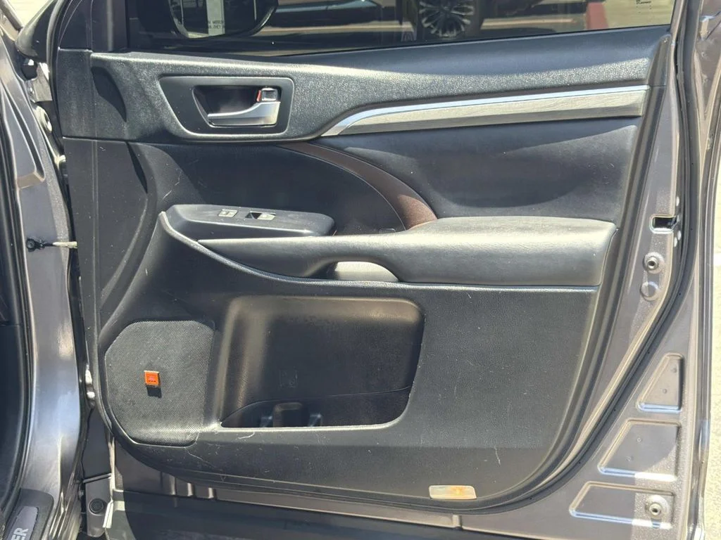 Used 2019 Predawn Gray Mica Toyota Limited image 30
