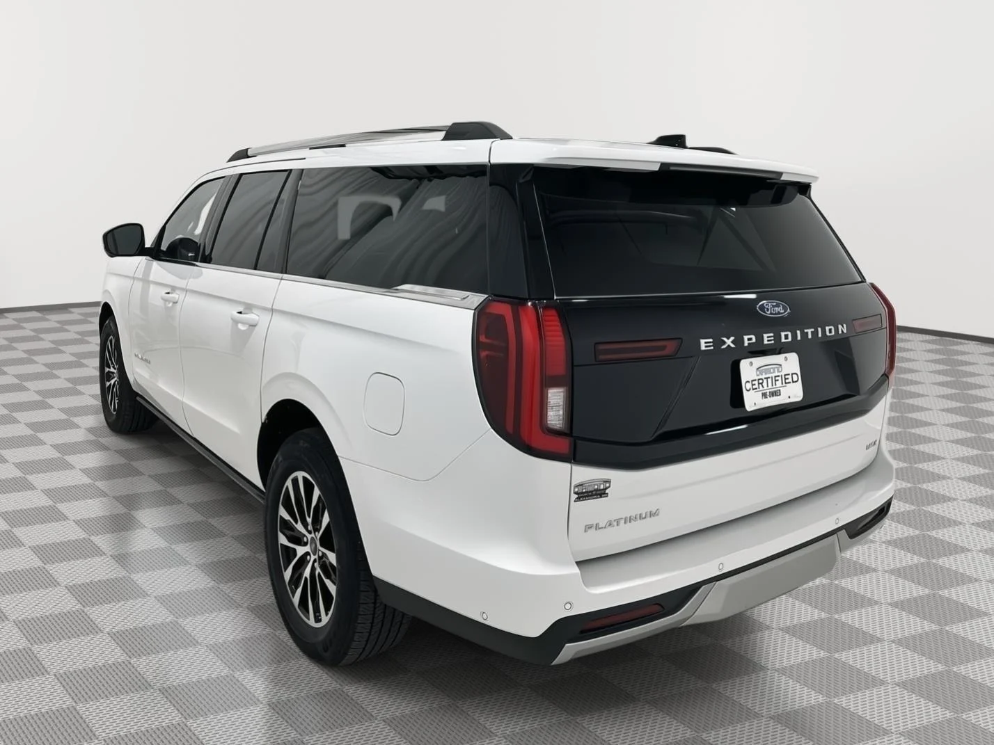 Used 2025 Oxford White Ford Platinum image 2