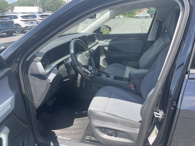 New 2026 Deep Black Pearl Volkswagen 2.0T SE image 12