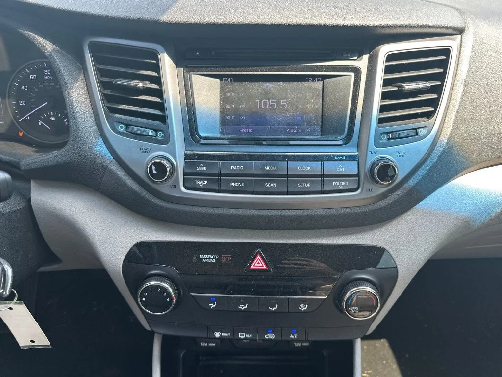 Used 2016 Gray Hyundai SE image 14