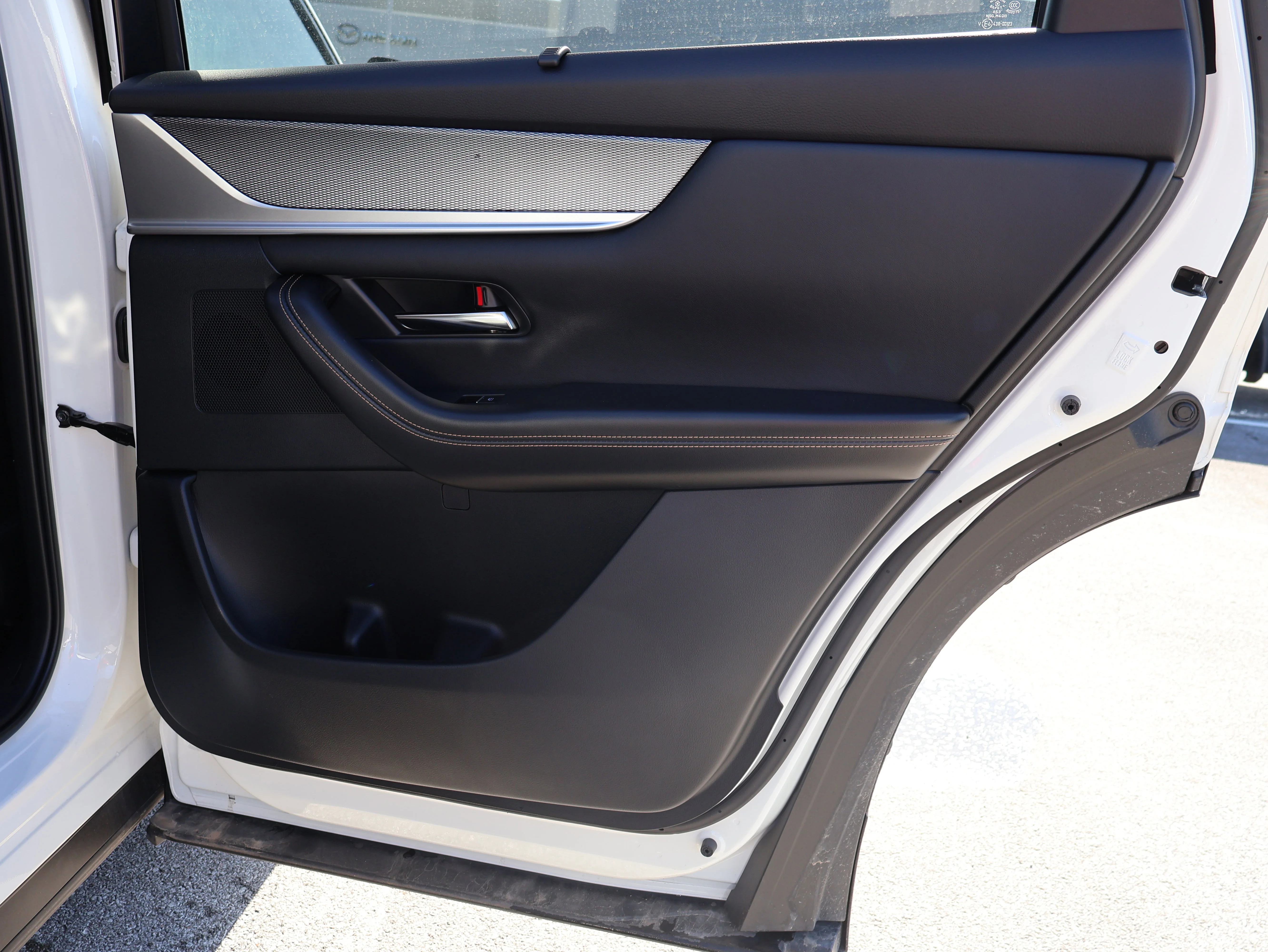 2025 Mazda CX-70 Premium Package - Photo 14