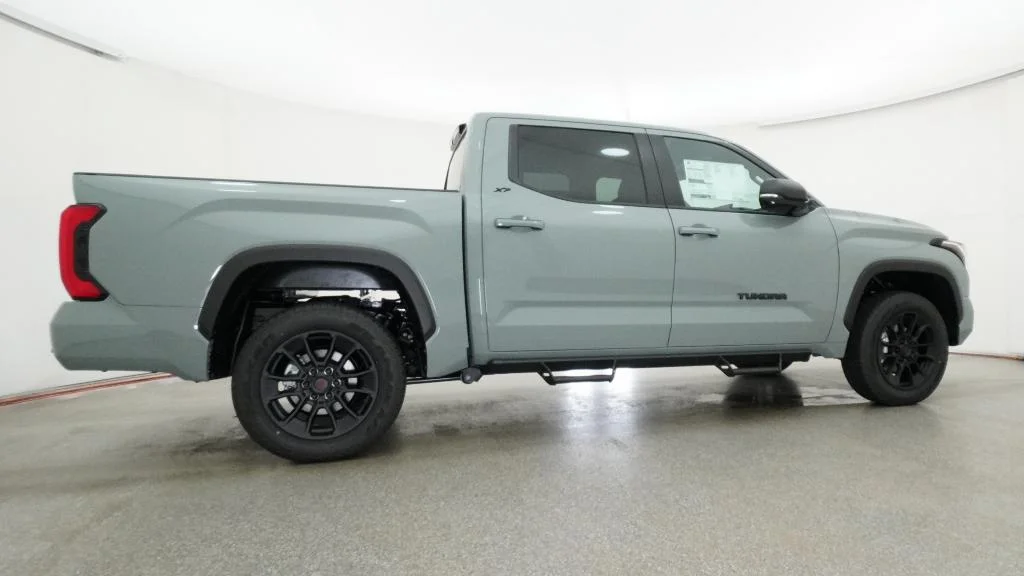 New 2026 Lunar Rock Toyota SR5 image 15