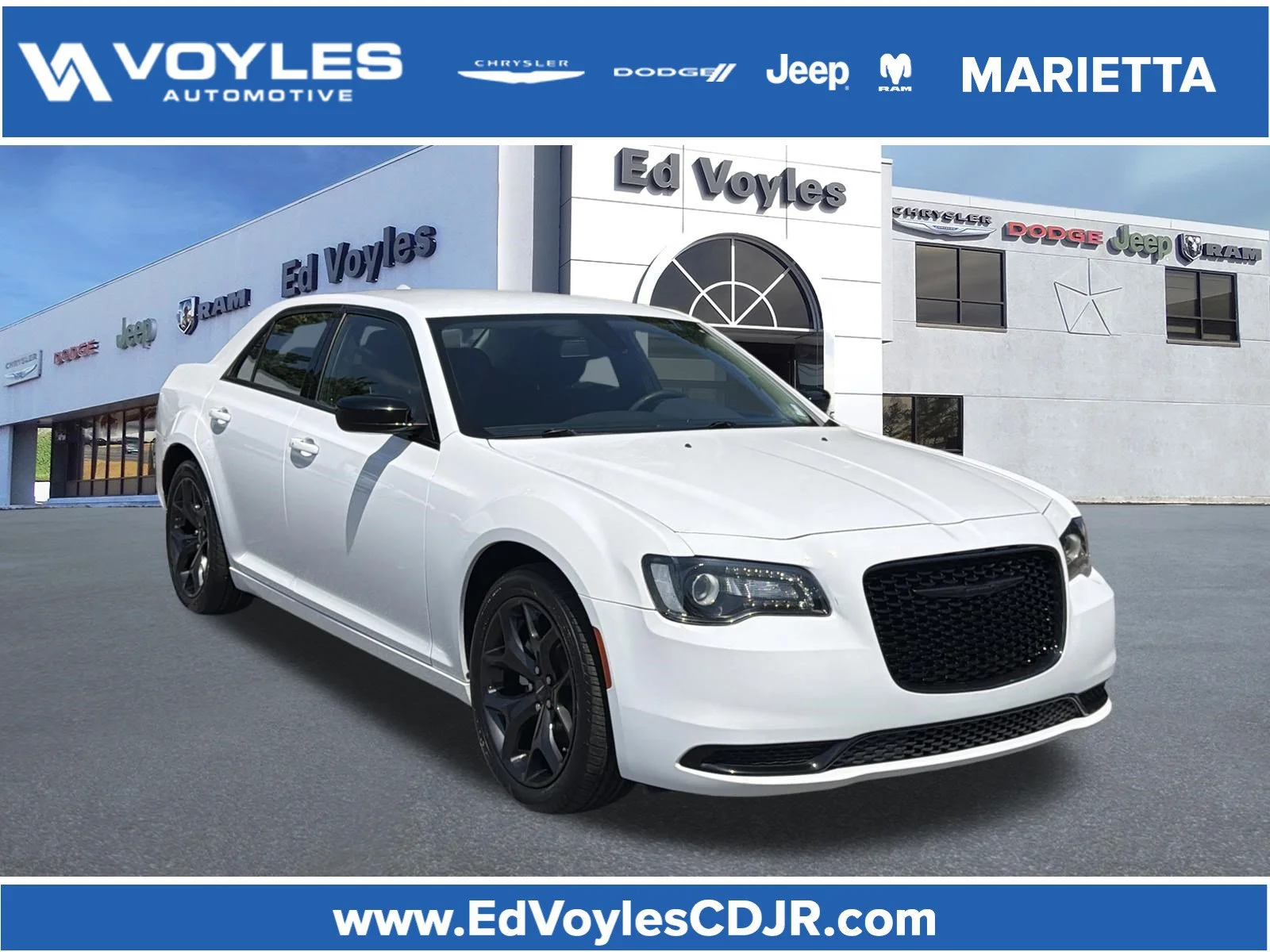 2022 Chrysler 300 Touring's photo
