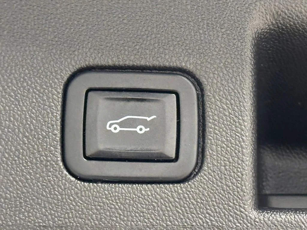 Used 2022 Black Chevrolet LT image 13