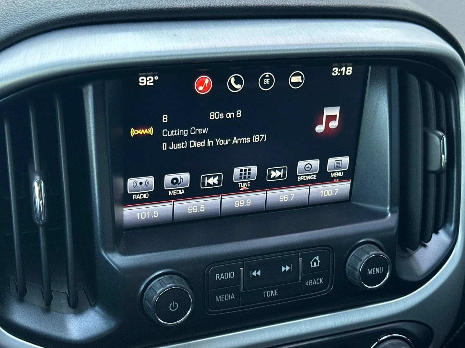 Used 2016 Cyber Gray Metallic GMC SLT image 16