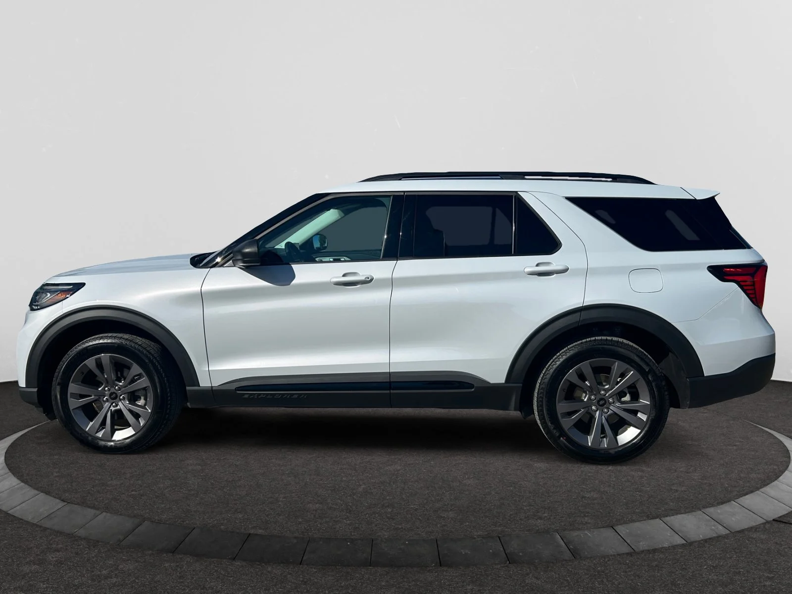 Used 2026 WHITE Ford ACTIVE W/200A PKG 4WD image 2