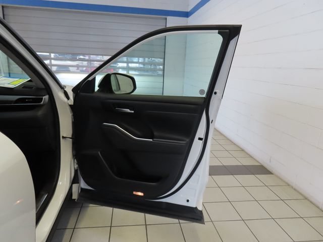 Used 2023 White Toyota XLE image 29