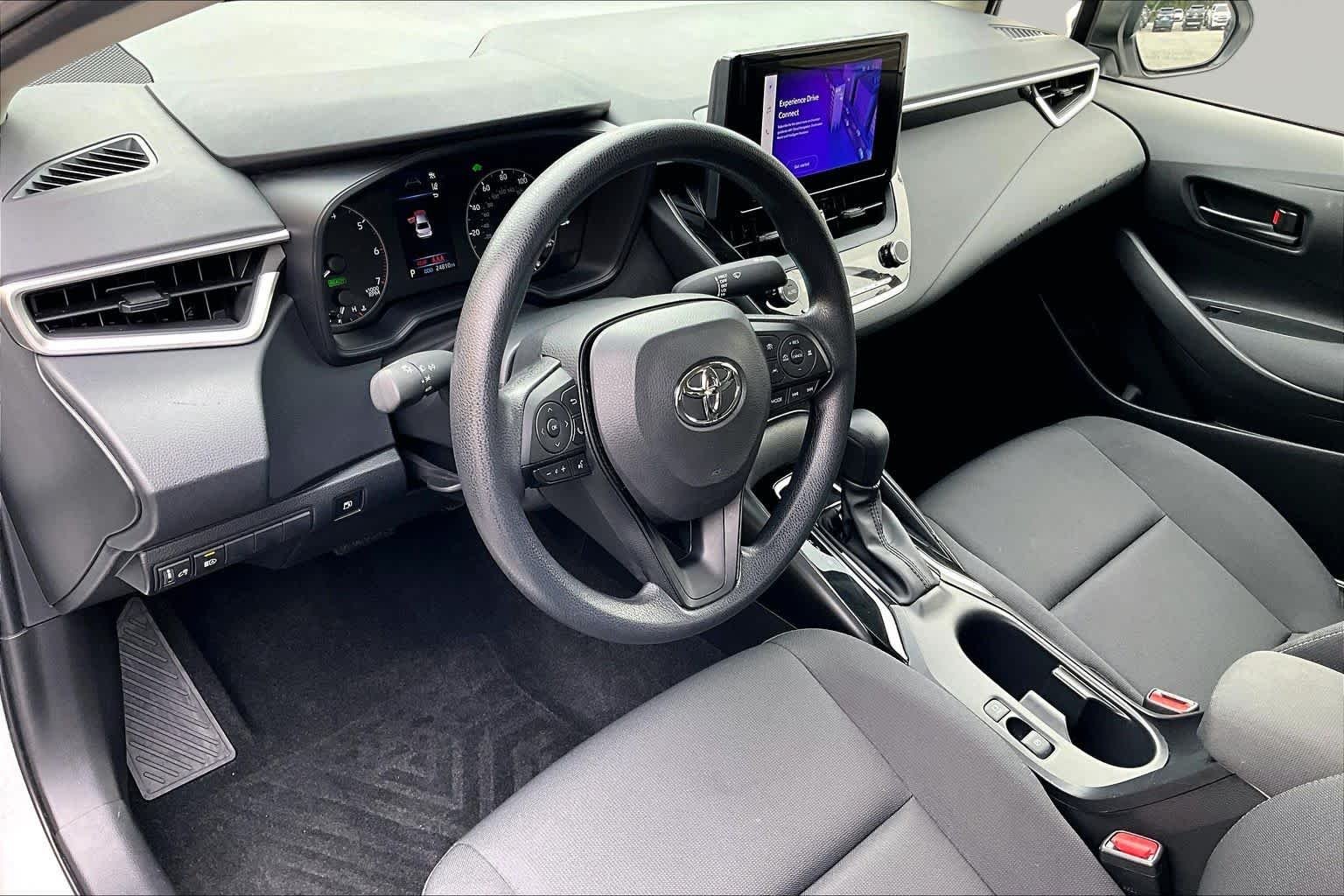 Used 2025 Ice Cap Toyota Hybrid LE image 18