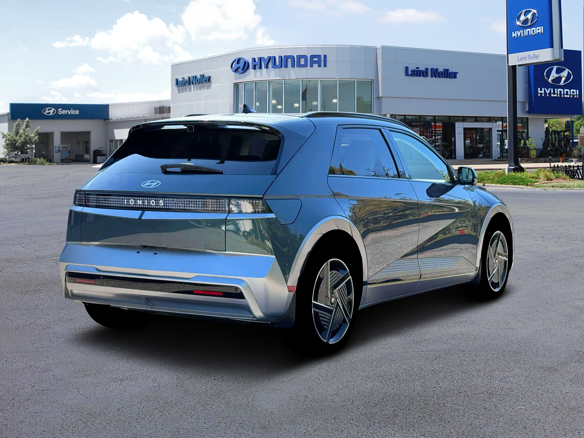 View vehicle photo 7