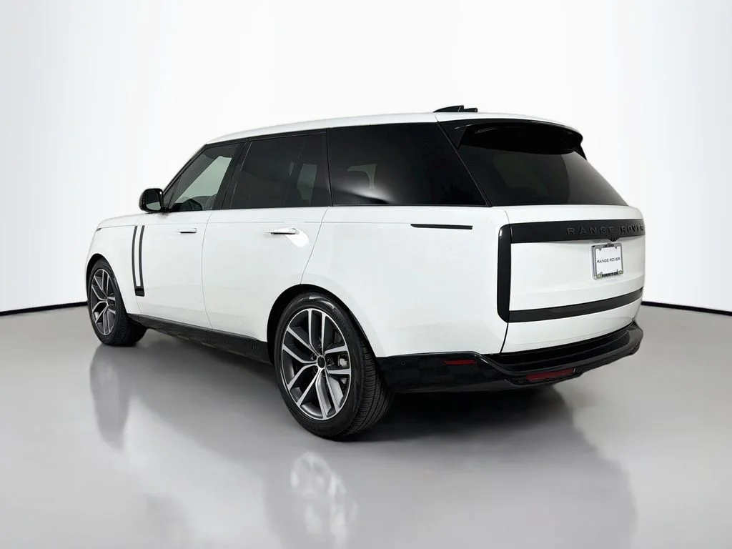 New 2026 Fuji White Land Rover SE image 7
