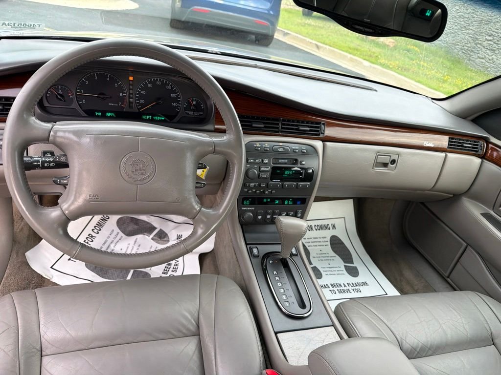 Used 1999  Cadillac Base image 11
