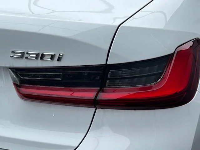 Used 2022 White BMW 330i image 8
