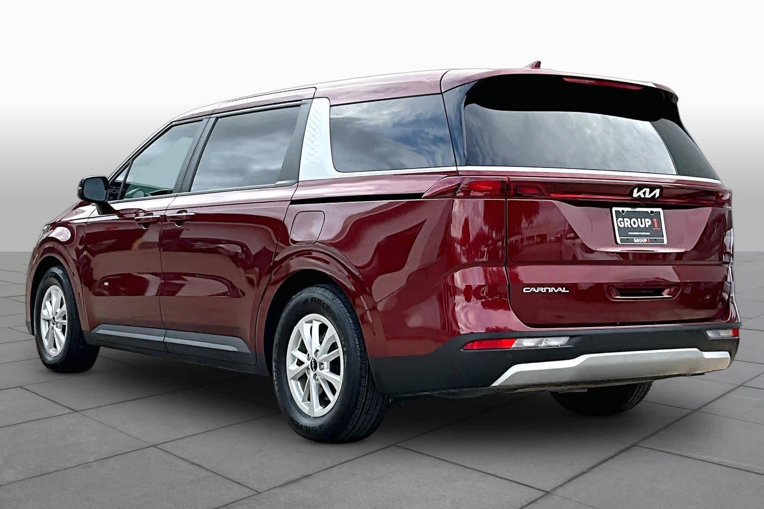 Used 2024 Flare Red Kia LX image 12